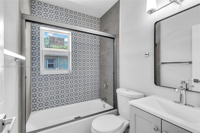 Building Photo - 351 NE 82nd St