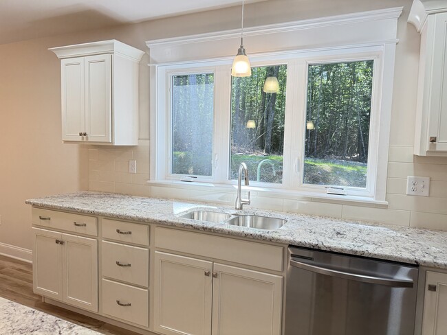 Building Photo - 3109 Fairfax Terrace