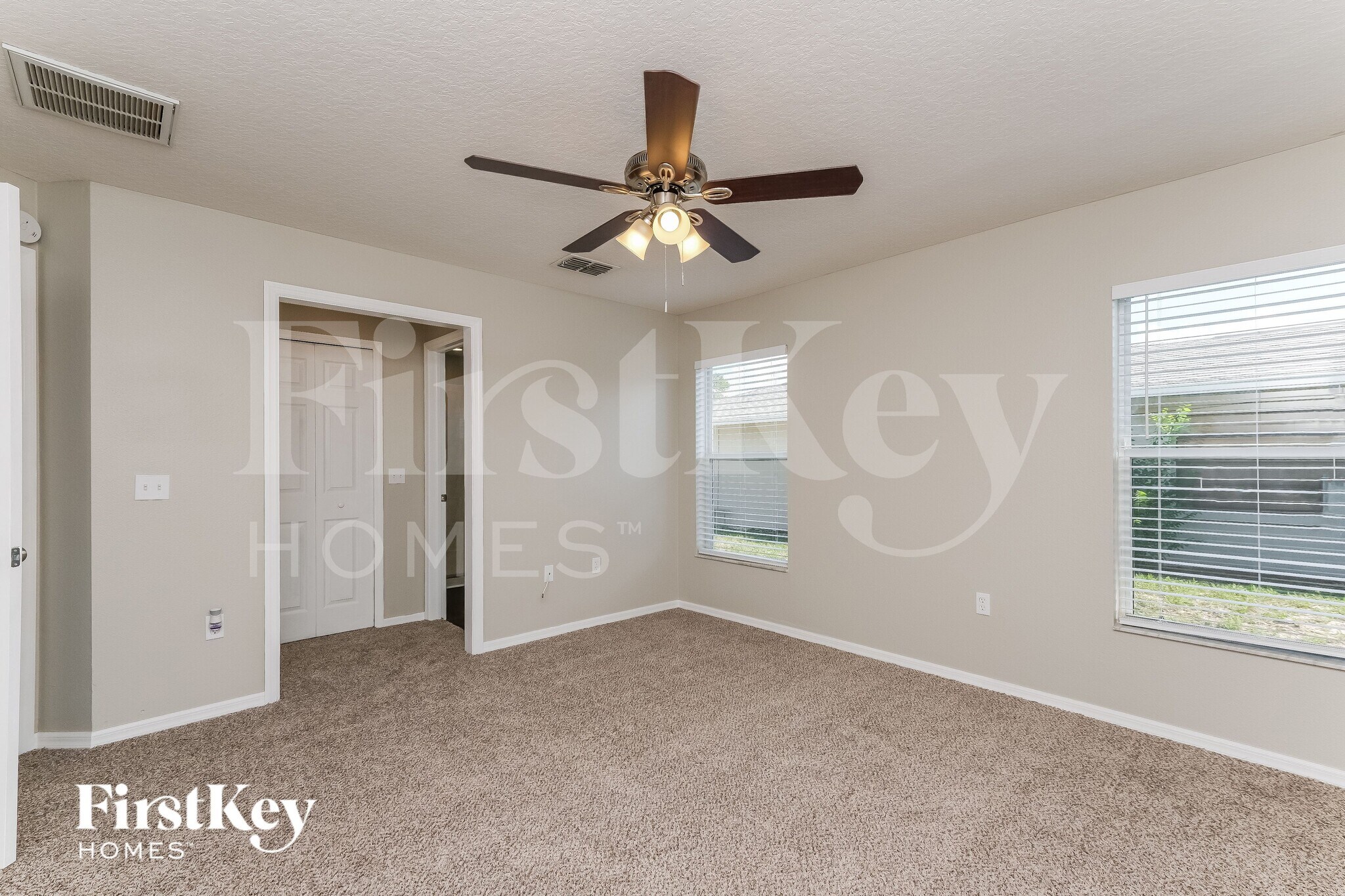 Building Photo - 10121 Briar Cir