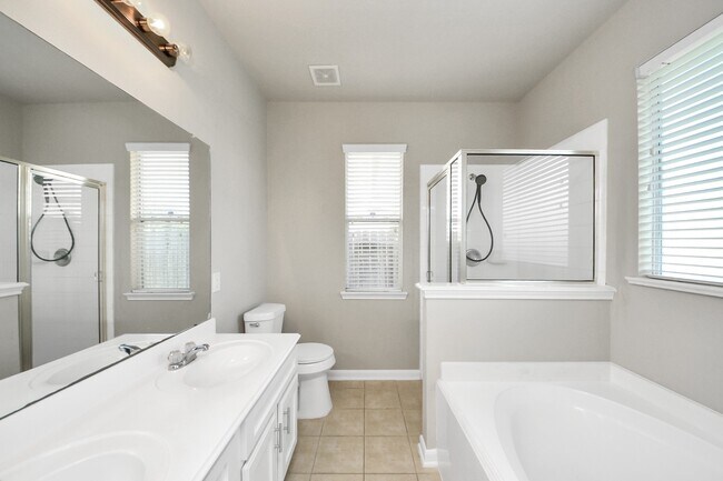 Building Photo - 21738 Sierra Long Dr