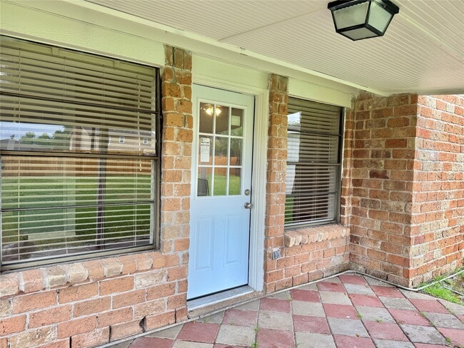 Building Photo - 3007 Wagon Trail Dr