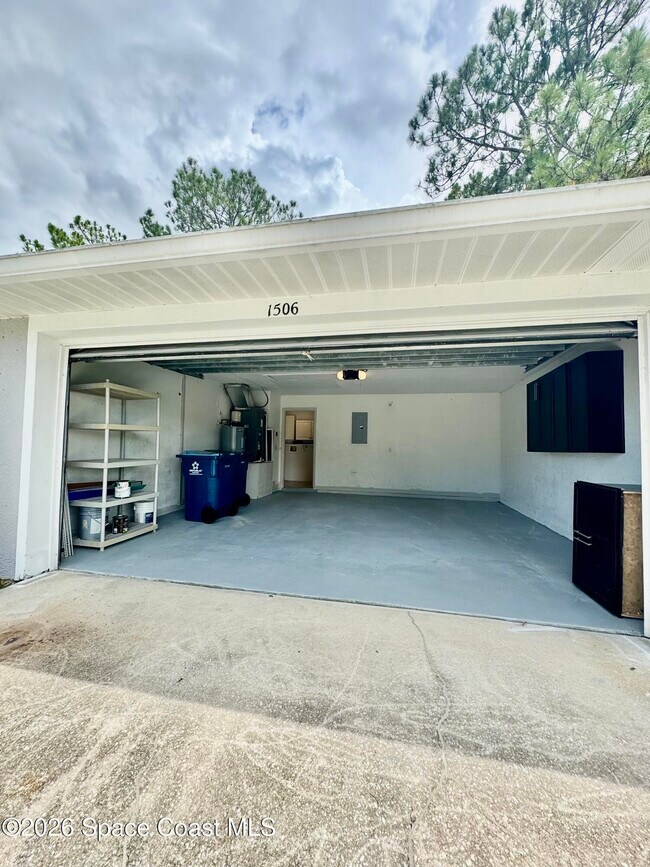 Building Photo - 1506 Hardwicke St NW