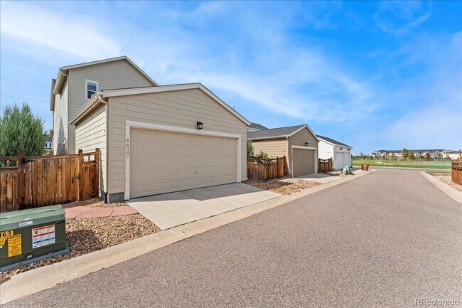 Building Photo - 4827 Mt Shavano St