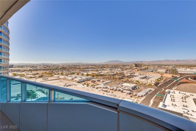 Building Photo - 4471 Dean Martin Dr