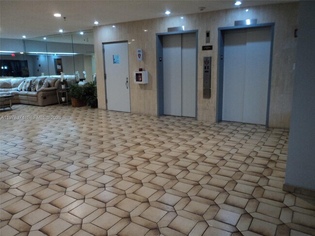 Building Photo - 1301 NE 7th St