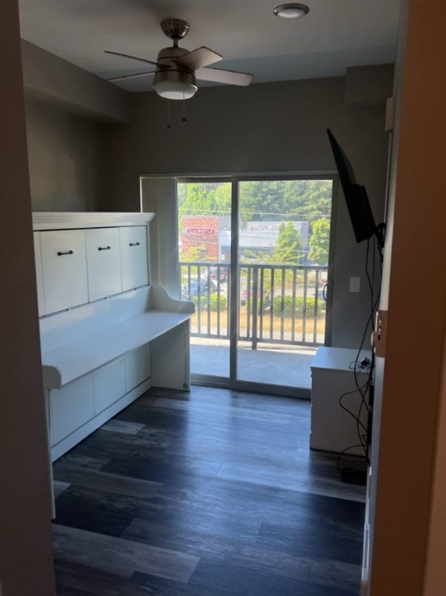 Building Photo - PRE-LEASING for Summer 2026!