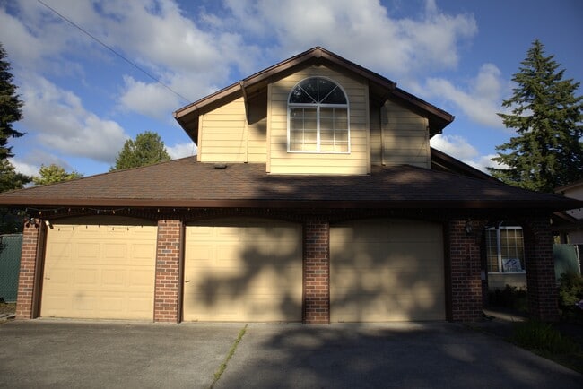 Building Photo - 3012 SE 157th Ave