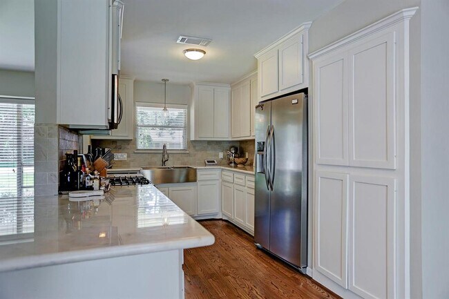 Building Photo - 10050 Haddington Dr