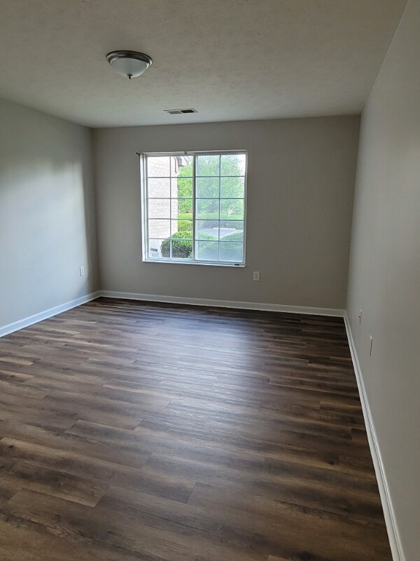 Building Photo - 9802 Legends Creek Dr