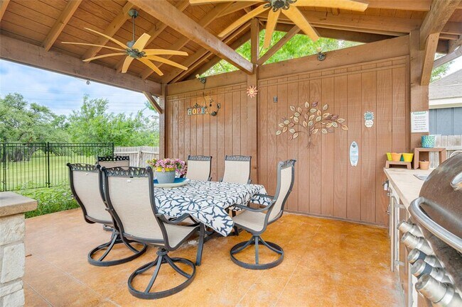 Building Photo - 1209 Lacey Oak Loop