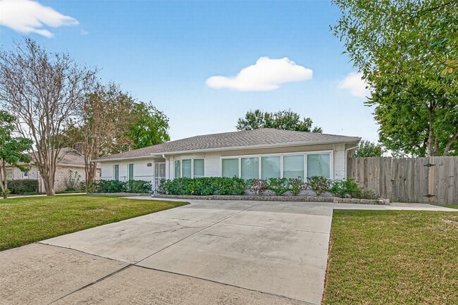 Building Photo - 10823 Sandstone St