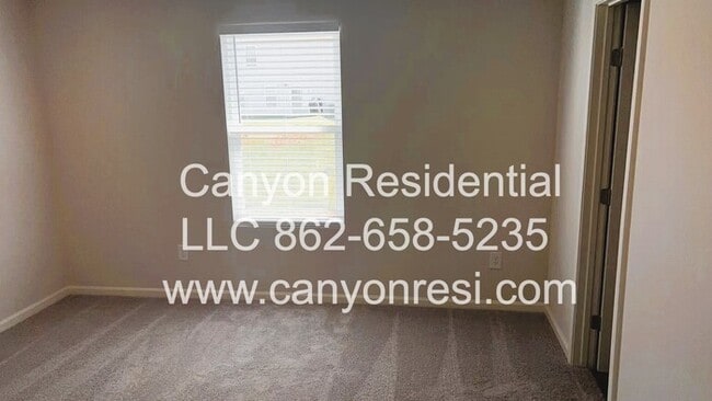 Building Photo - Charming ingle family house!3bedrooms, 3ba...