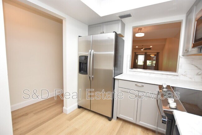 Building Photo - 2025 Sylvester Rd