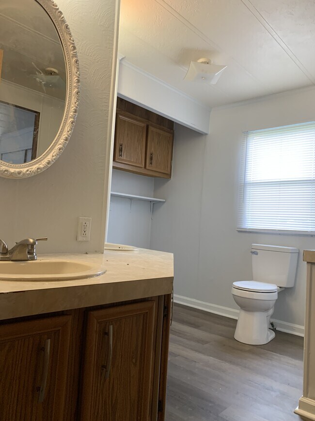 Building Photo - 5006 Willow Run Dr
