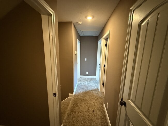 Building Photo - 113 Grassmire Dr