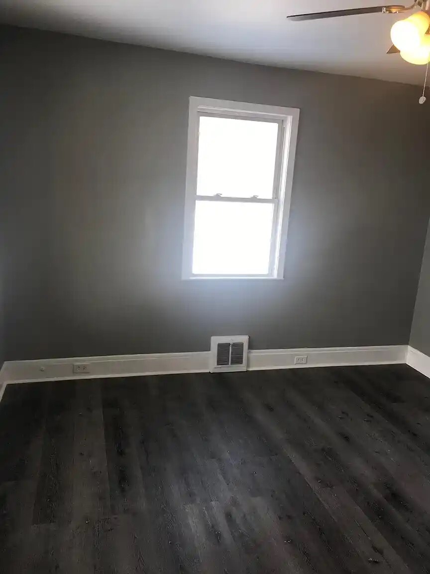 Building Photo - 131 White Ave