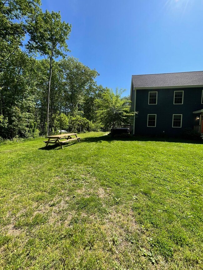 Building Photo - 7 Browns Freehold