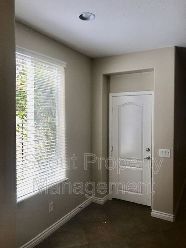 Building Photo - 28770 Oak Park Ln