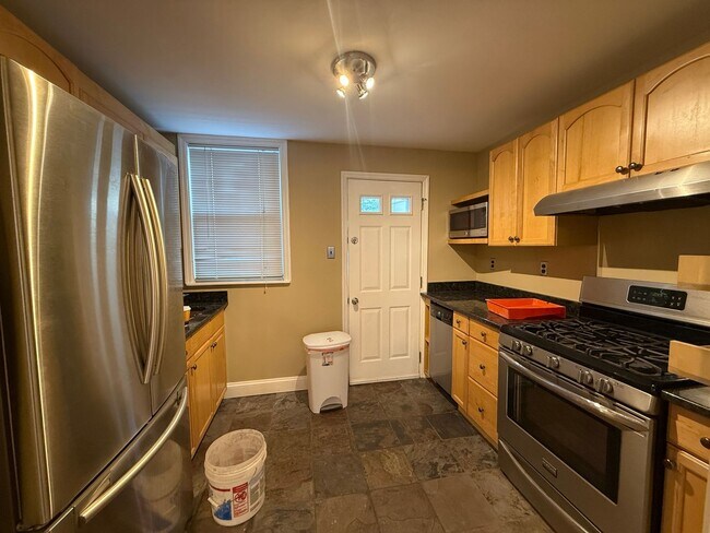Building Photo - Charming South Philadelphia Rowhome