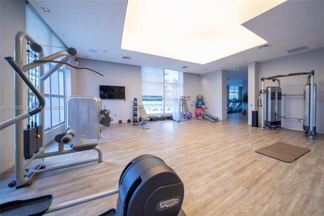 Building Photo - 1100 S Miami Ave