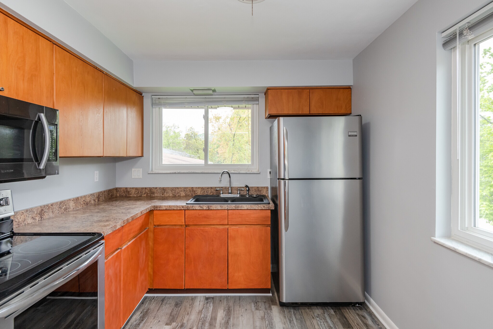 Building Photo - 1258 Westcliff Ct