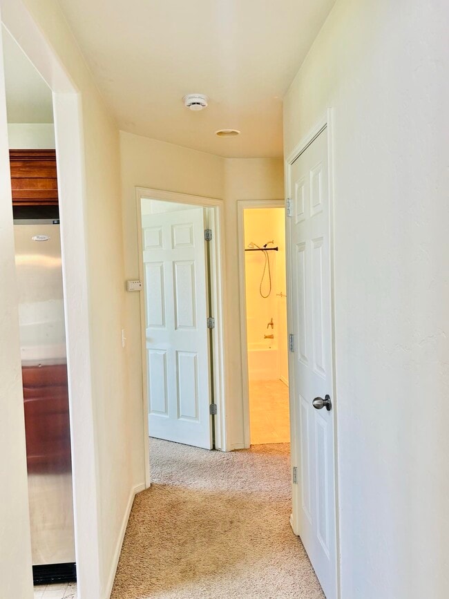 Building Photo - 1407 W Burgundy Ct