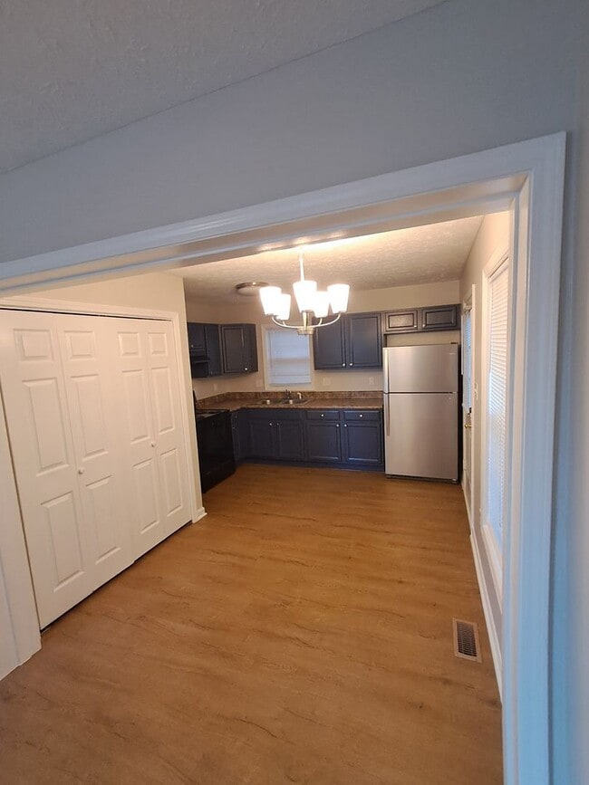 Building Photo - SECTION 8 APPROVED FOR A 2 BEDROOM VOUCHER