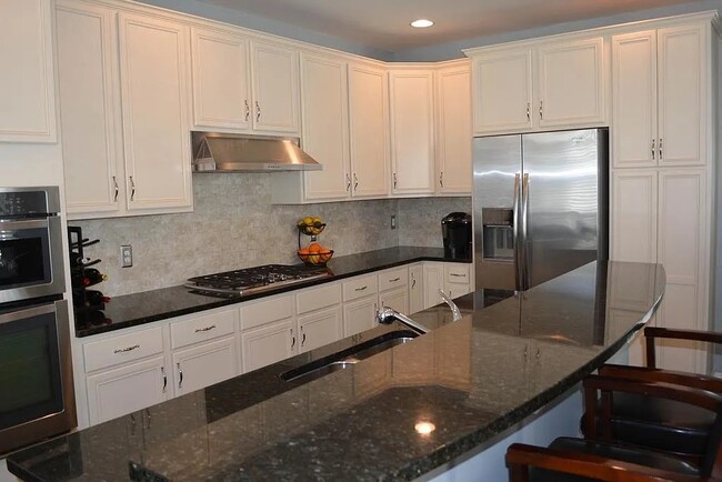 Building Photo - 23540 Hopewell Manor Terrace