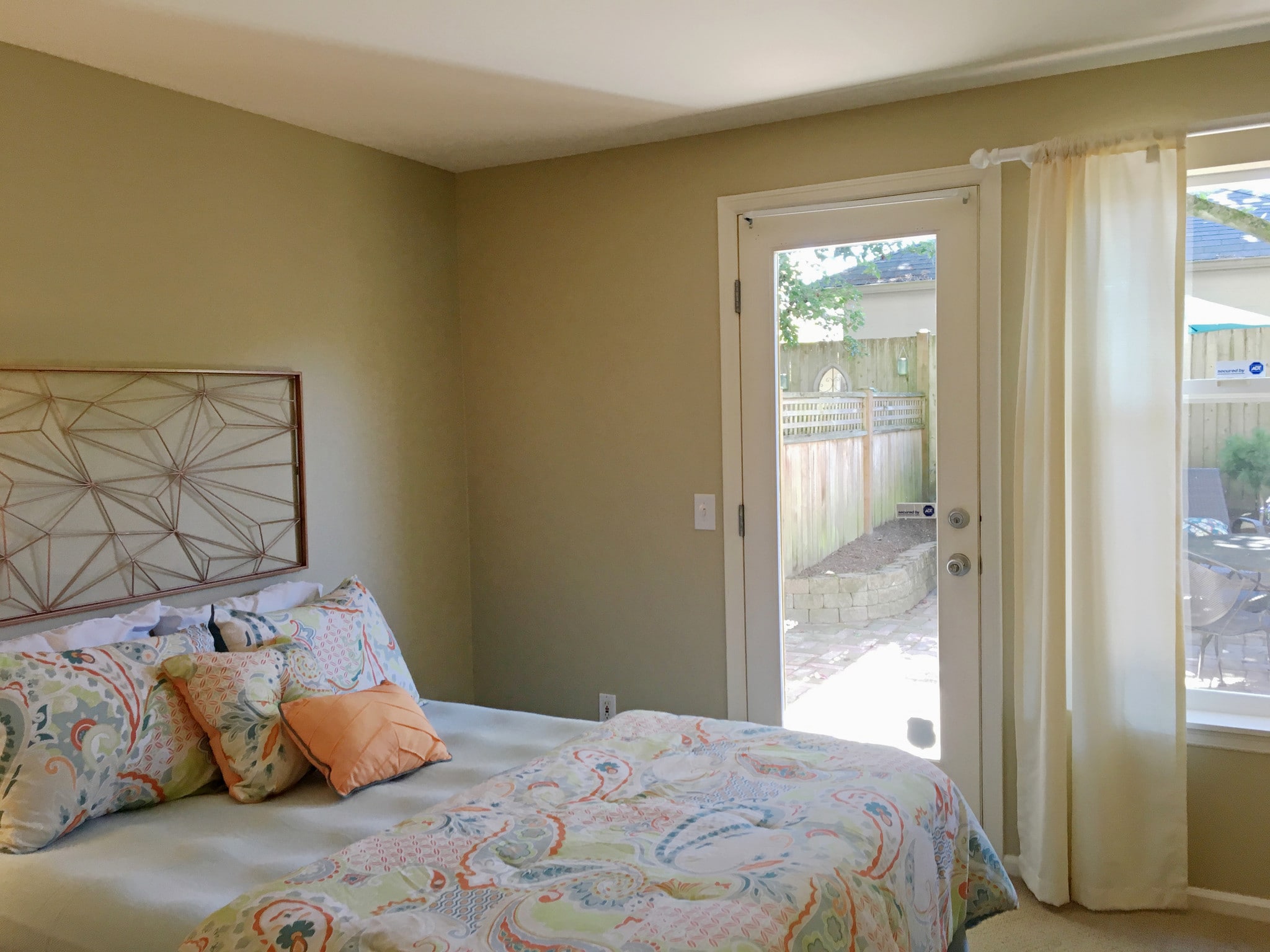downstairs bedroom w/ access to backyard - 12713 Greenwood Ave N
