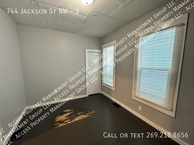 Building Photo - 744 Jackson St NW