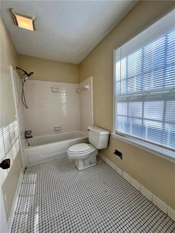 Building Photo - 3888 York Pl