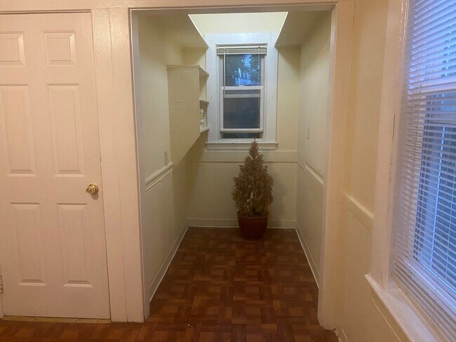 Building Photo - 242 Hyde Park Ave