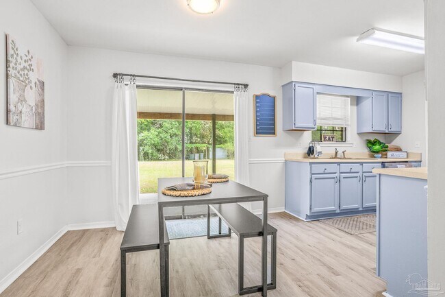 Building Photo - 10601 Silver Creek Dr