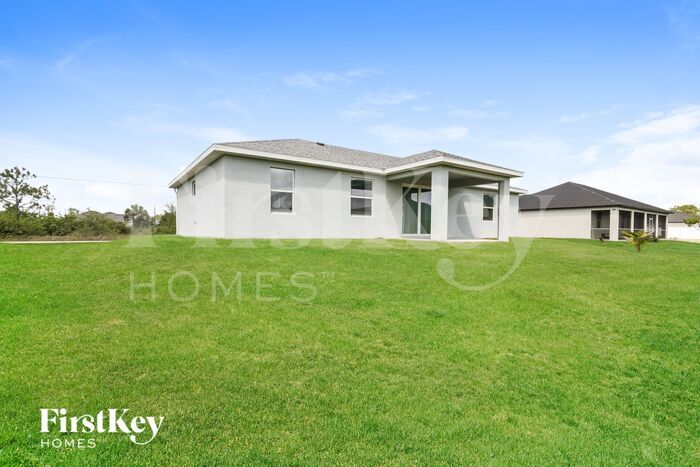 Building Photo - 2018 Xelda Ave N