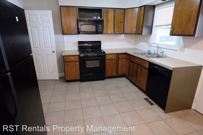 Primary Photo - 209 Eisenhower Dr
