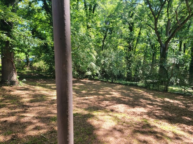 Building Photo - Rent 2 Get 2 Rooms for Free- This home is Priced as a 2bdrm in Intown Atlanta
