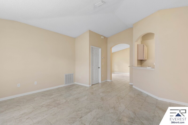 Building Photo - 57 Pin Oak Dr