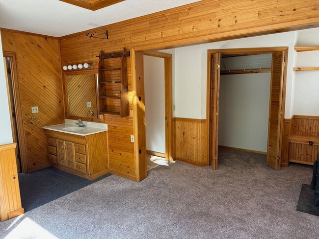 Building Photo - 574 Koru St