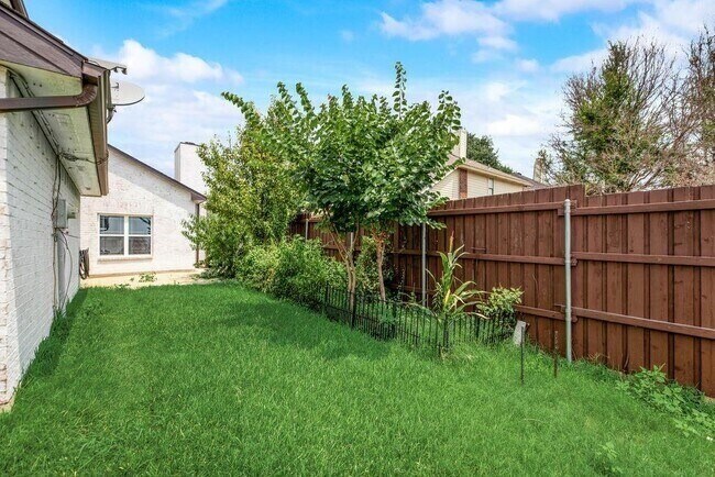 Building Photo - 4460 Junction Dr