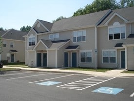 Building Photo - Maple Heights