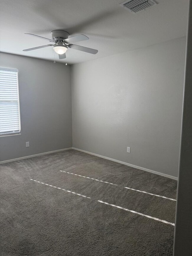 Building Photo - 1132 S Amulet