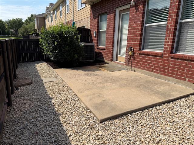 Building Photo - 8738 Bigelow Dr