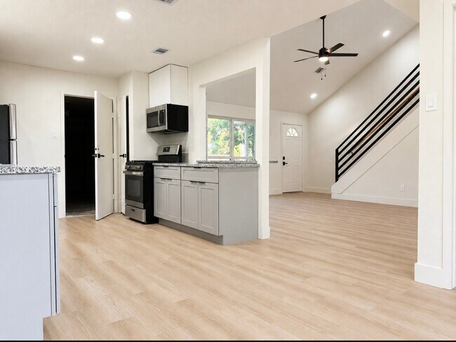 Building Photo - 6706 Dinner Creek Ct