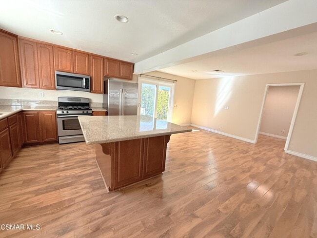 Building Photo - 850 Rim Crest Dr