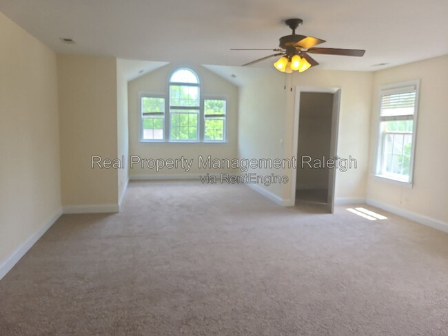 Building Photo - 7801 Kensington Manor Ln