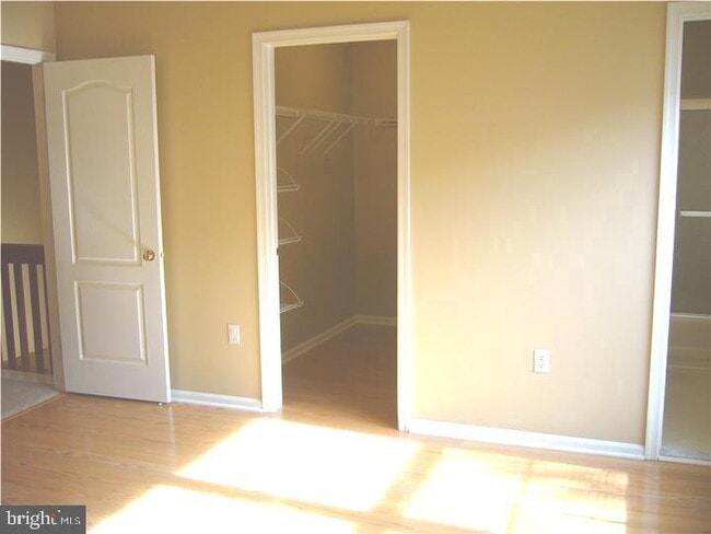 Building Photo - 3402 S Carriage Ct