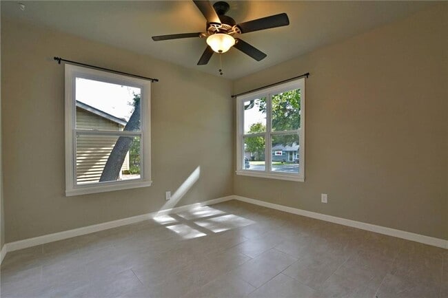 Building Photo - 1408 Broadmoor Dr