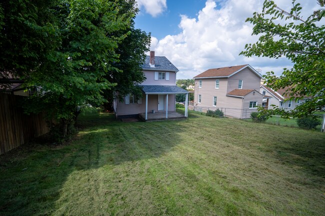 Building Photo - 5407 Halchess St