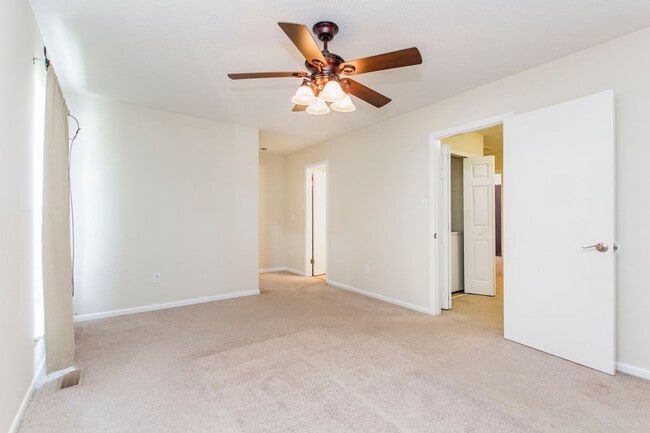 Building Photo - Your Dream Home in Virginia Beach Awaits!