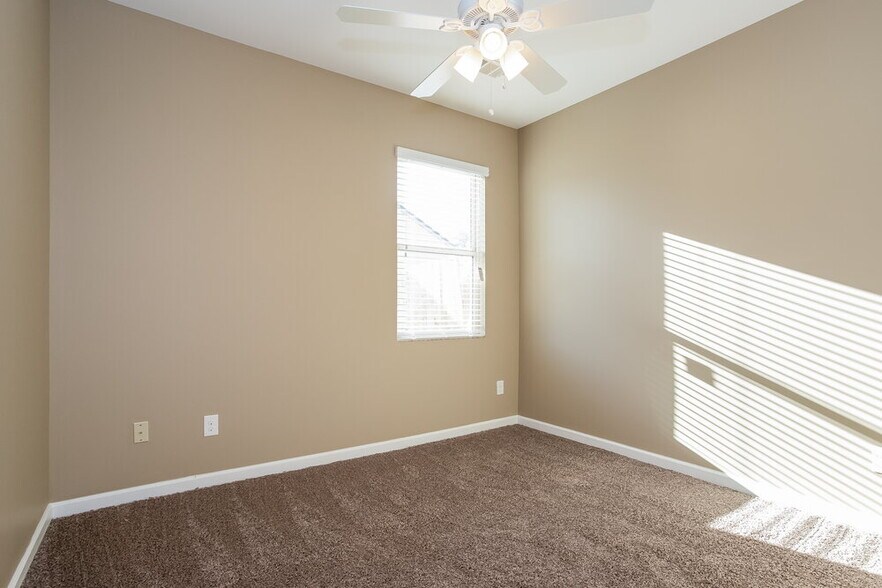 Building Photo - 107 Woodbridge Trl